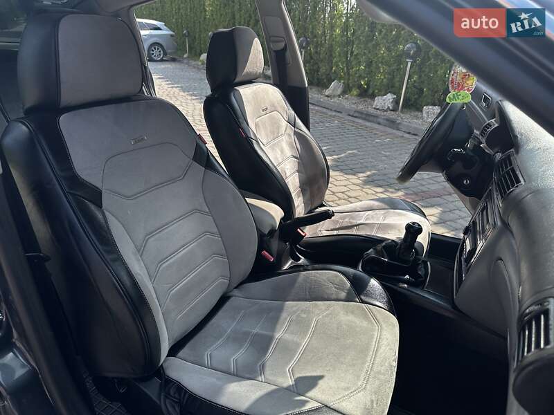 Седан Volkswagen Passat 2001 в Дунаевцах