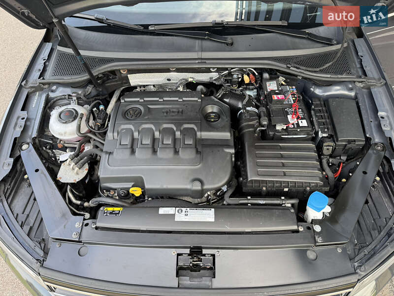 Универсал Volkswagen Passat 2018 в Киеве