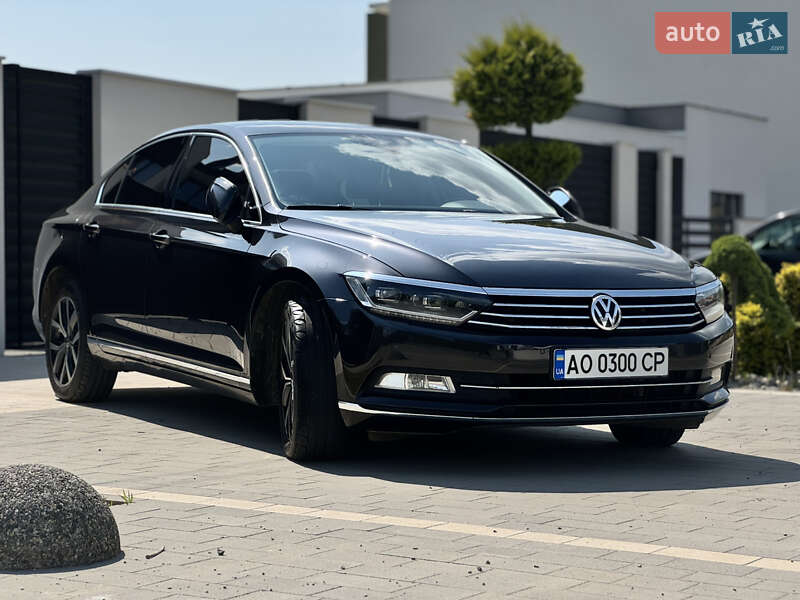 Седан Volkswagen Passat 2018 в Ужгороде