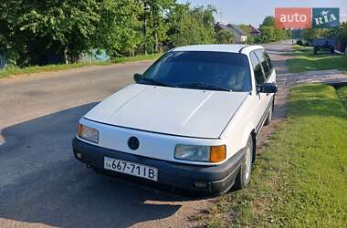 Универсал Volkswagen Passat 1992 в Монастыриске
