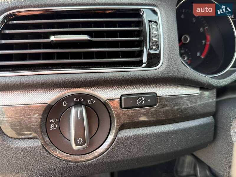 Седан Volkswagen Passat 2016 в Киеве