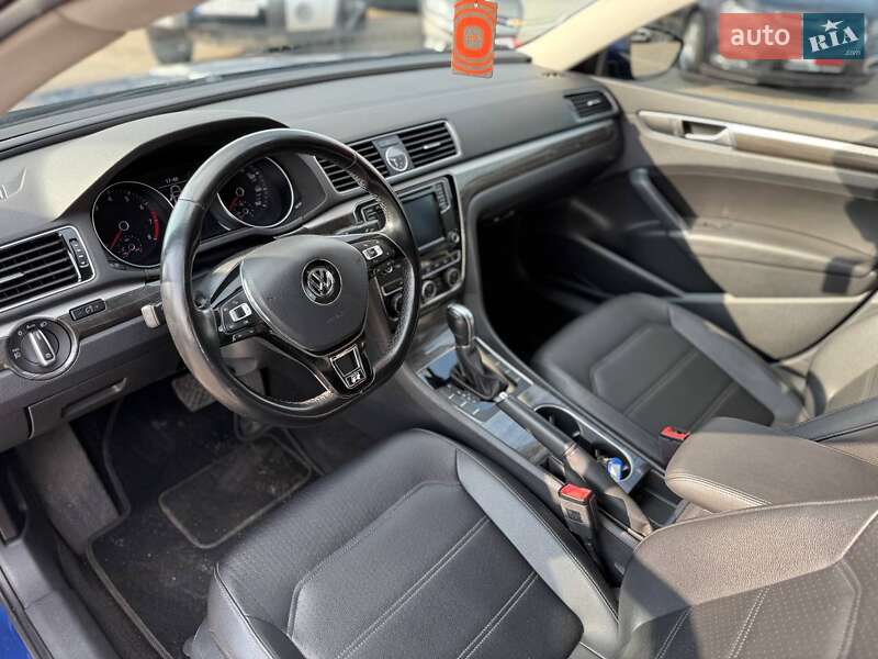 Седан Volkswagen Passat 2016 в Киеве