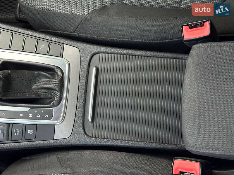 Седан Volkswagen Passat 2011 в Дніпрі