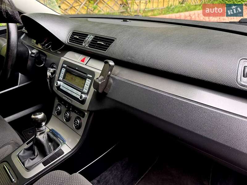 Універсал Volkswagen Passat 2005 в Хмельницькому
