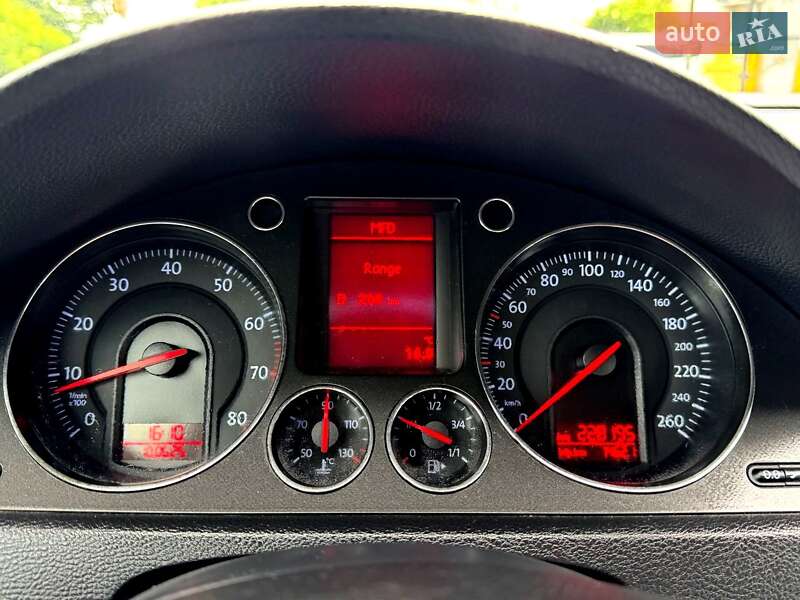 Універсал Volkswagen Passat 2005 в Хмельницькому