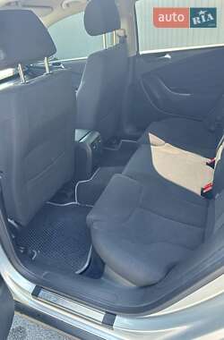 Седан Volkswagen Passat 2005 в 