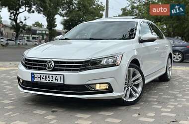 Седан Volkswagen Passat 2016 в Одессе