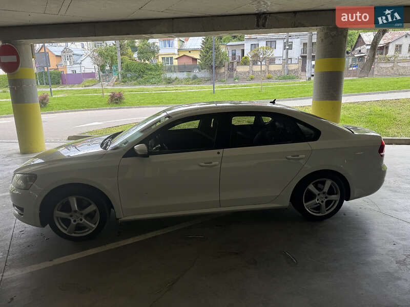 Седан Volkswagen Passat 2013 в Львове