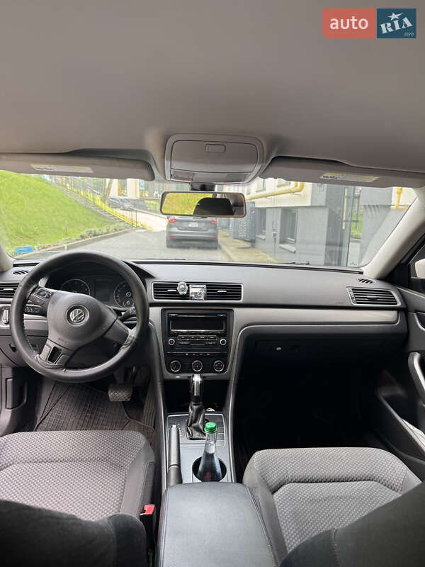 Седан Volkswagen Passat 2013 в Львове