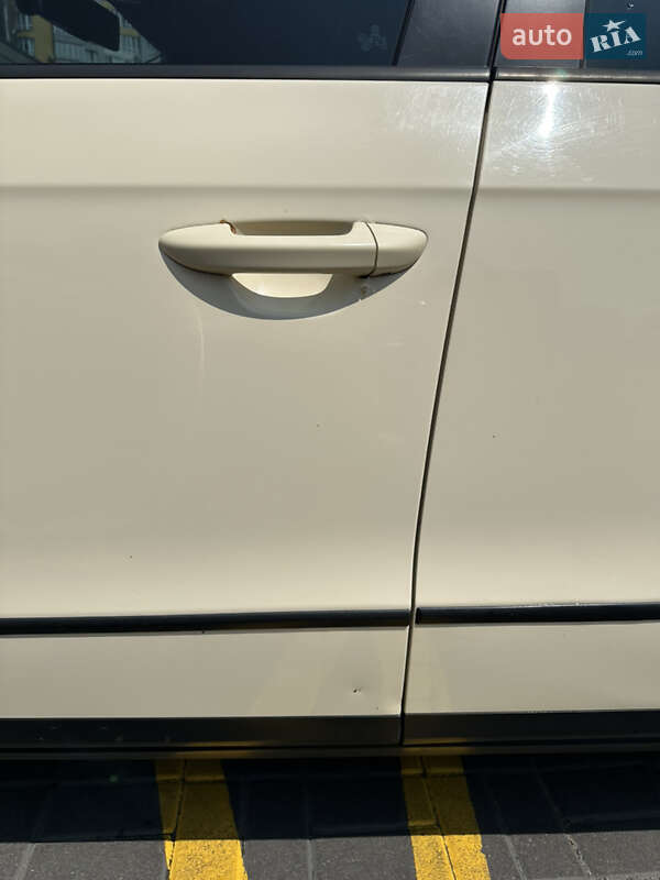 Универсал Volkswagen Passat 2011 в Киеве