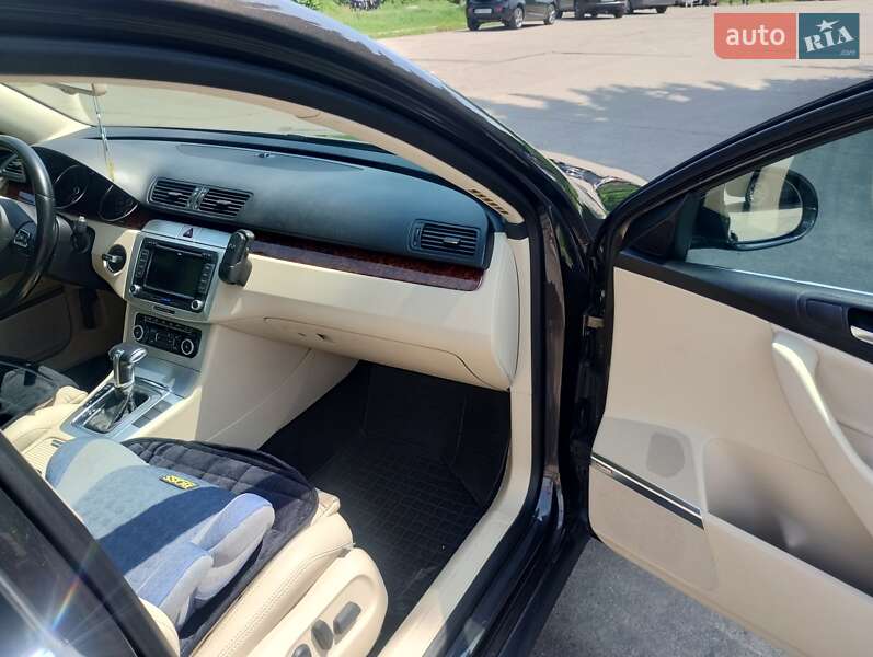 Универсал Volkswagen Passat 2009 в Ровно