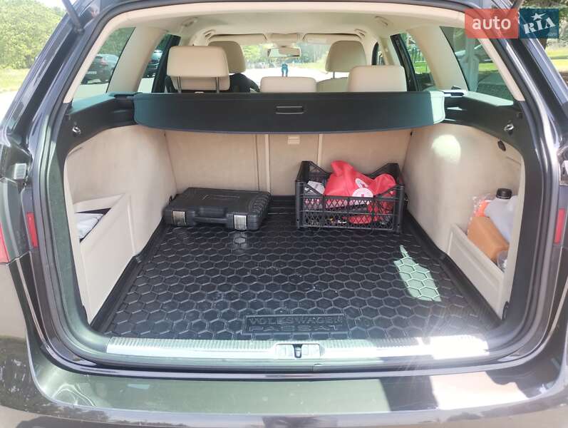 Универсал Volkswagen Passat 2009 в Ровно