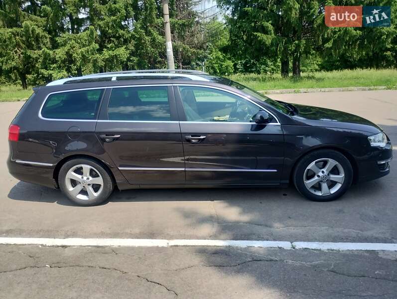 Универсал Volkswagen Passat 2009 в Ровно