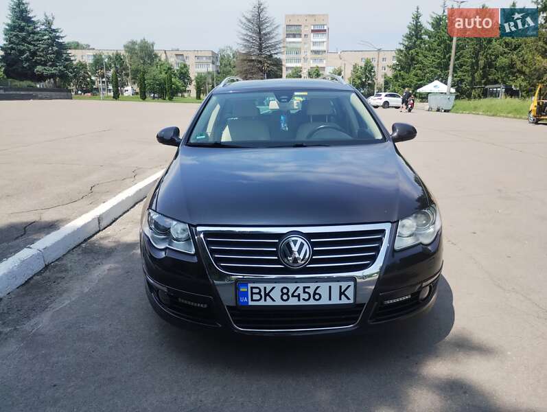 Универсал Volkswagen Passat 2009 в Ровно
