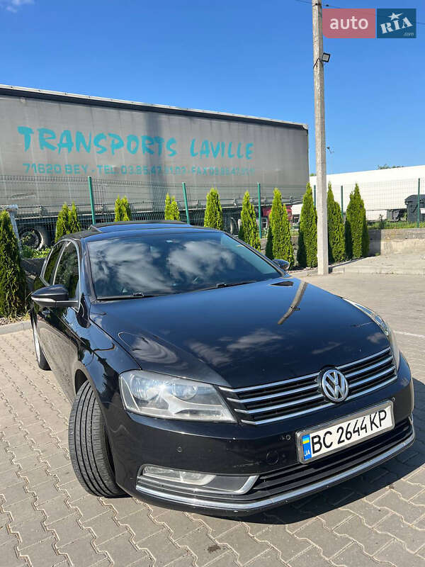 Седан Volkswagen Passat 2013 в Львове