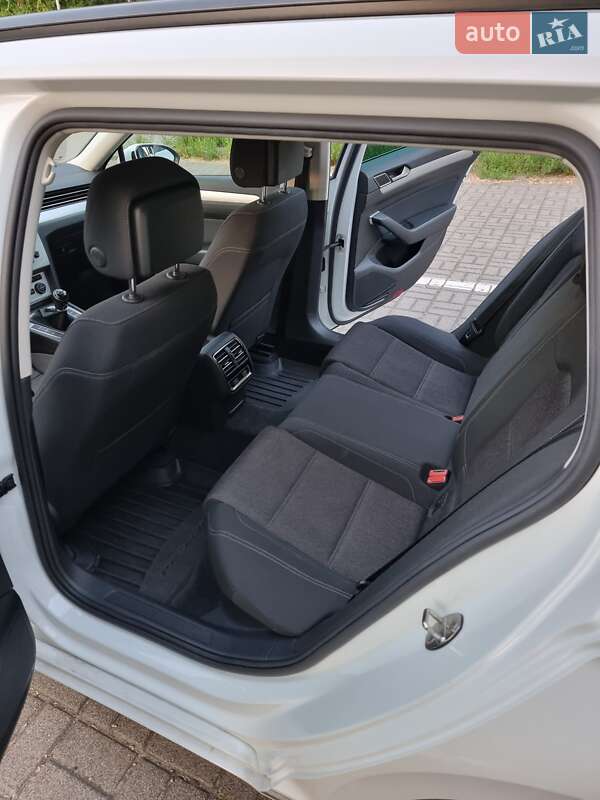 Универсал Volkswagen Passat 2015 в Киеве