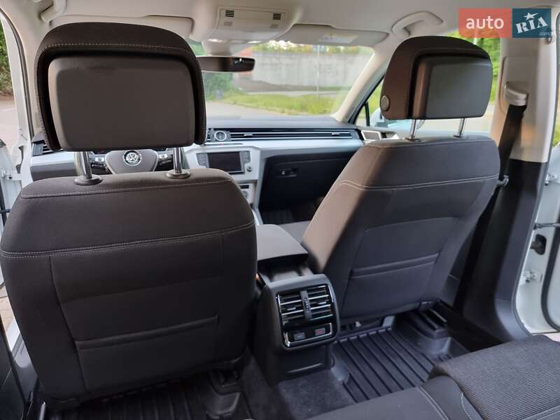 Универсал Volkswagen Passat 2015 в Киеве