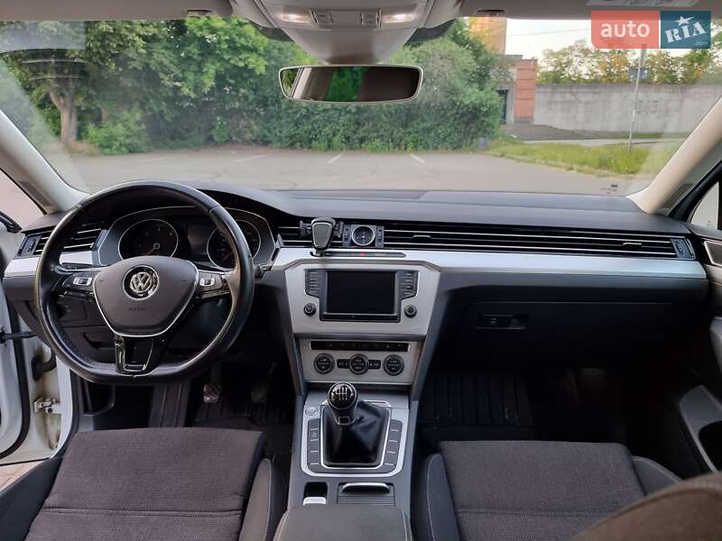 Универсал Volkswagen Passat 2015 в Киеве