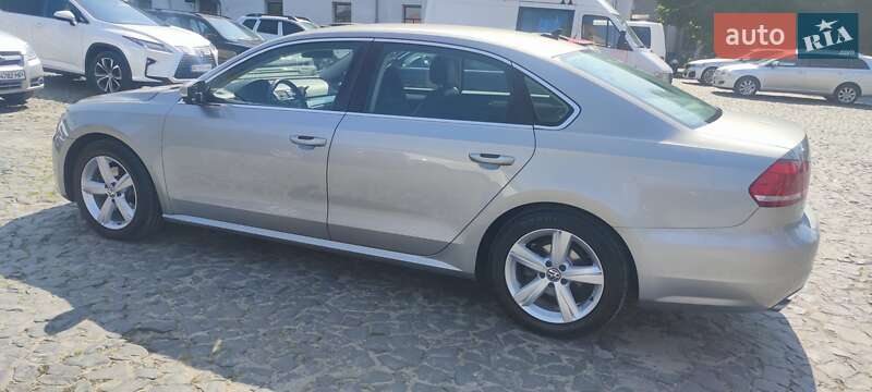 Седан Volkswagen Passat 2012 в Луцке