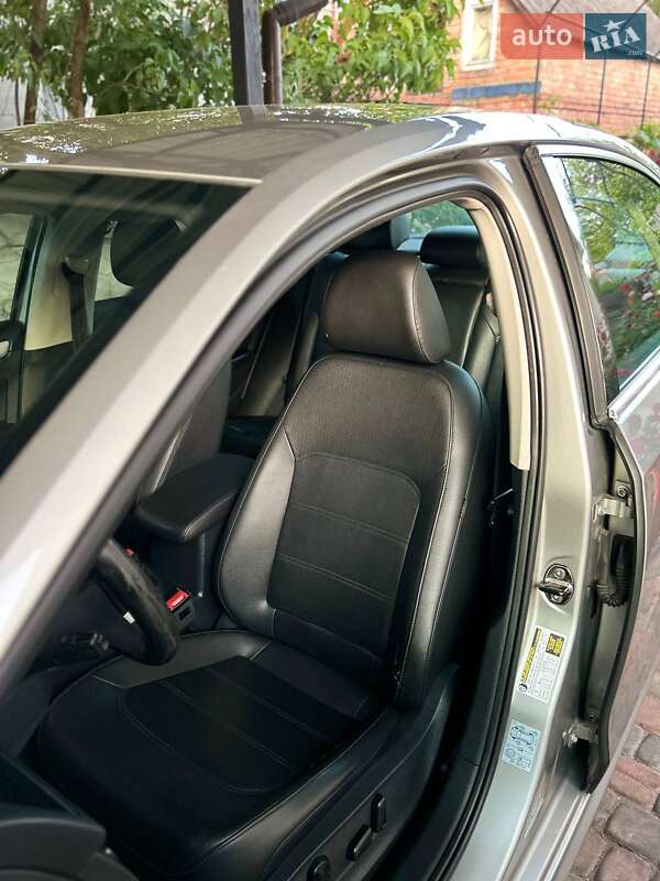 Седан Volkswagen Passat 2012 в Луцке