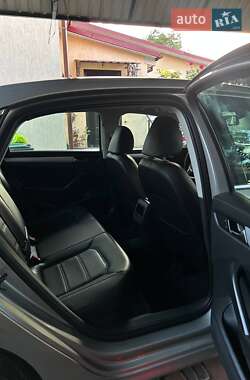 Седан Volkswagen Passat 2012 в 