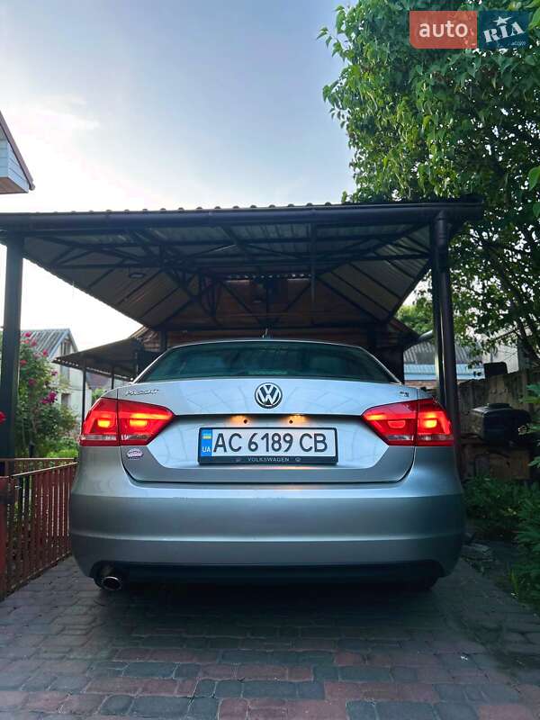Седан Volkswagen Passat 2012 в Луцке