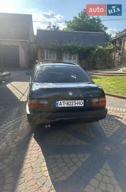 Седан Volkswagen Passat 1993 в 