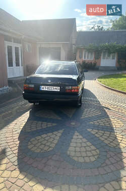 Седан Volkswagen Passat 1993 в 