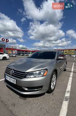 Седан Volkswagen Passat 2012 в Рівному