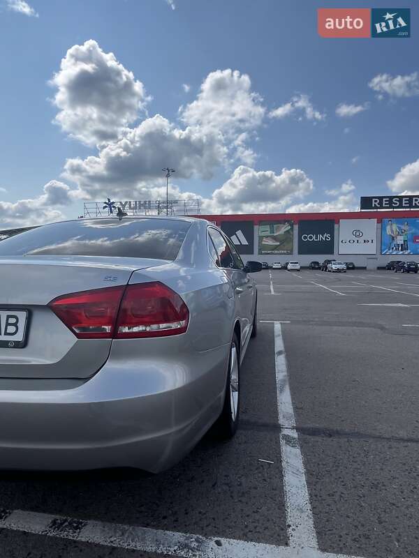 Седан Volkswagen Passat 2012 в Ровно