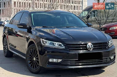 Седан Volkswagen Passat 2017 в Києві