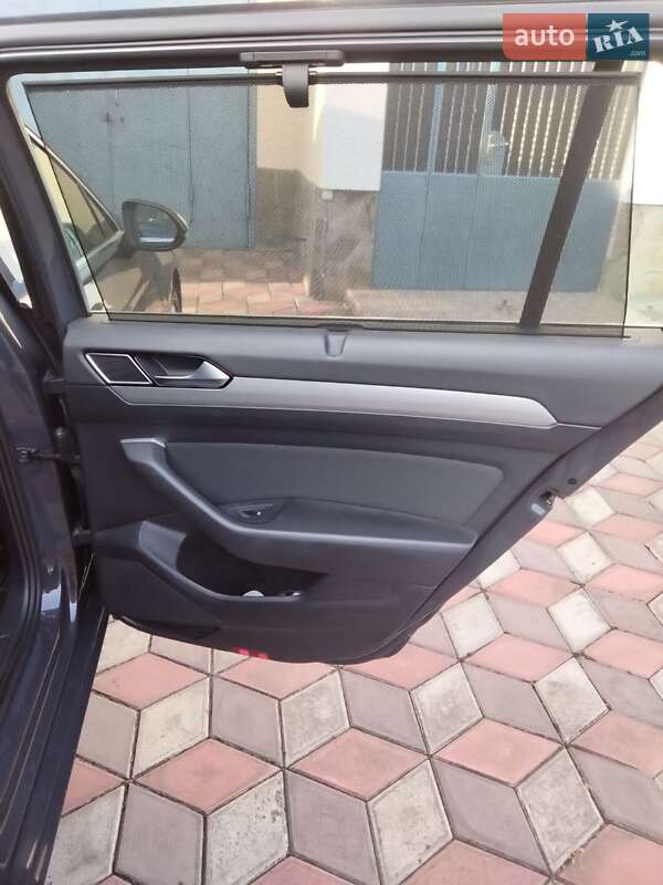 Универсал Volkswagen Passat 2017 в Житомире