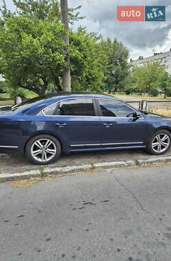 Седан Volkswagen Passat 2012 в 