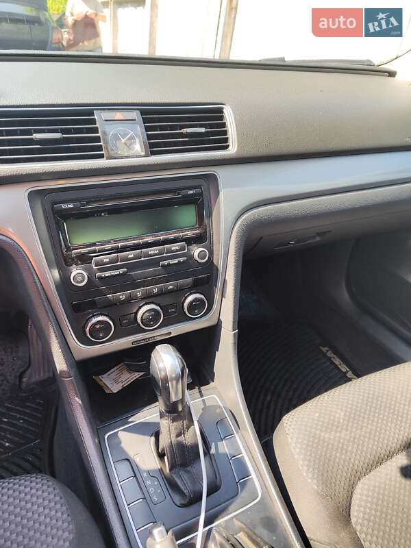 Седан Volkswagen Passat 2012 в Борисполе фото 11 Седан Volkswagen Passat 2012 в Борисполе