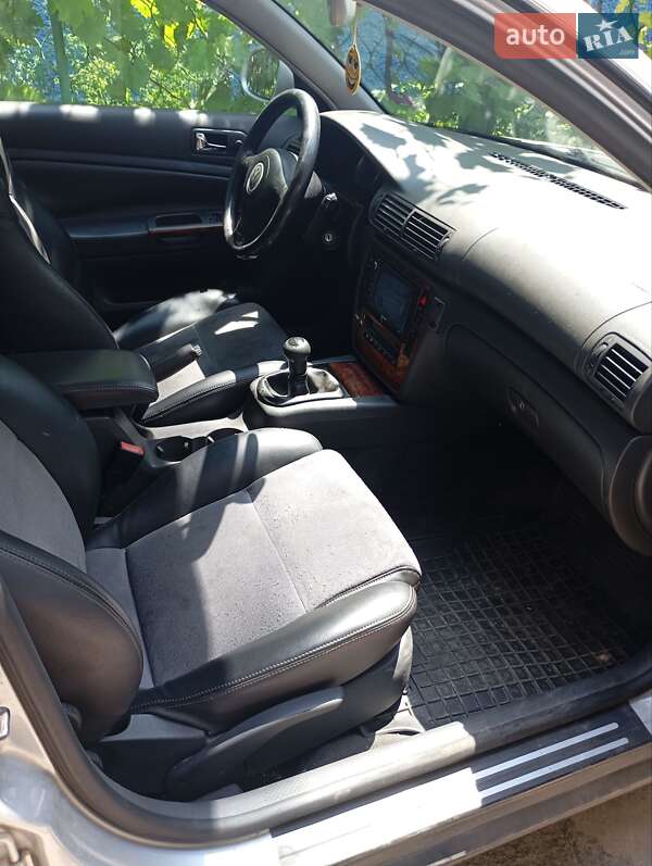 Седан Volkswagen Passat 2003 в Подільську