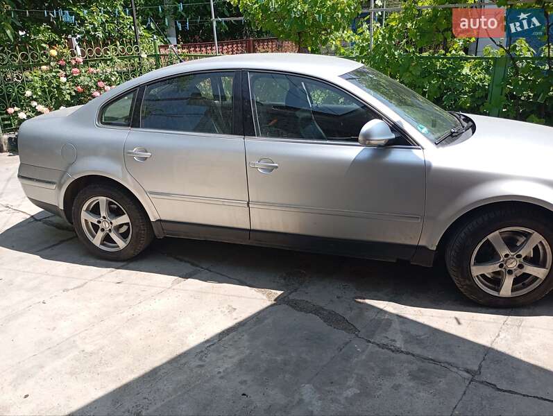 Седан Volkswagen Passat 2003 в Подільську