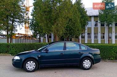 Седан Volkswagen Passat 2001 в Стрые