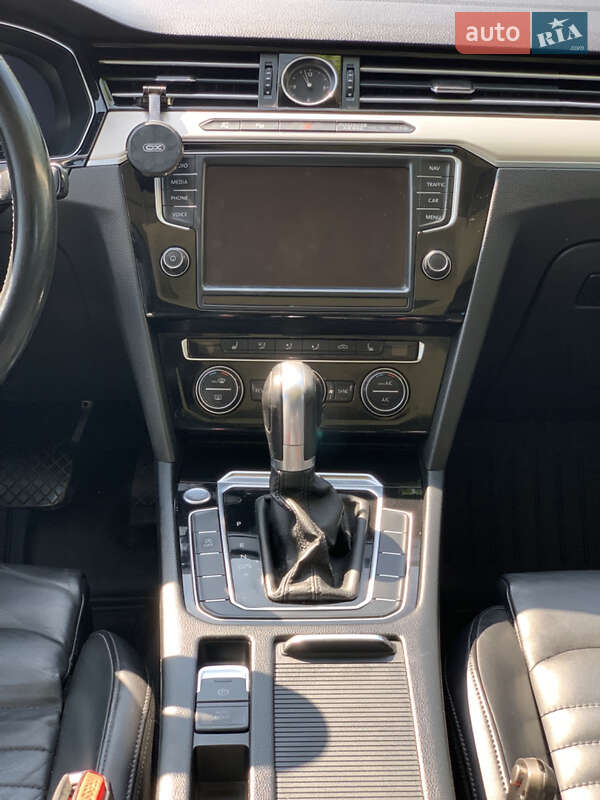 Универсал Volkswagen Passat 2015 в Калуше