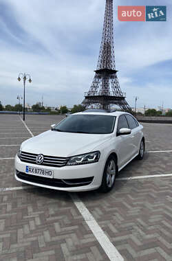 Седан Volkswagen Passat 2013 в Харкові