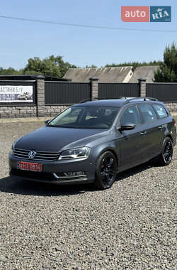 Універсал Volkswagen Passat 2010 в Луцьку