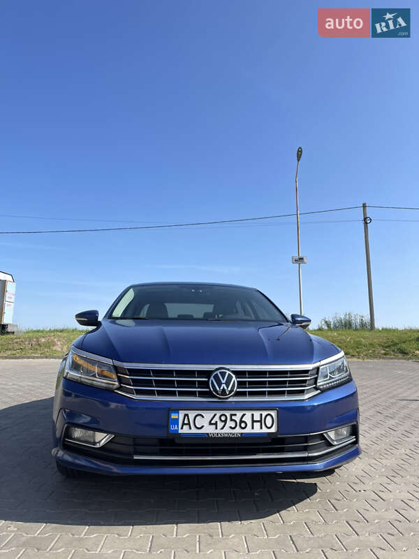 Седан Volkswagen Passat 2016 в Луцьку
