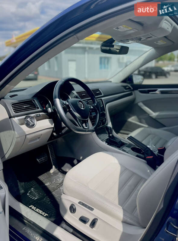 Седан Volkswagen Passat 2016 в Луцьку