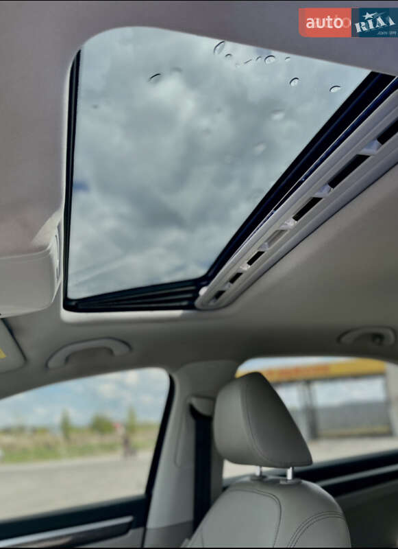 Седан Volkswagen Passat 2016 в Луцьку