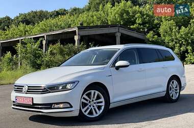 Універсал Volkswagen Passat 2015 в Луцьку