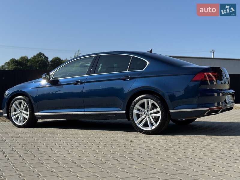 Седан Volkswagen Passat 2020 в Стрию