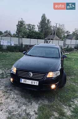 Універсал Volkswagen Passat 2006 в Познані