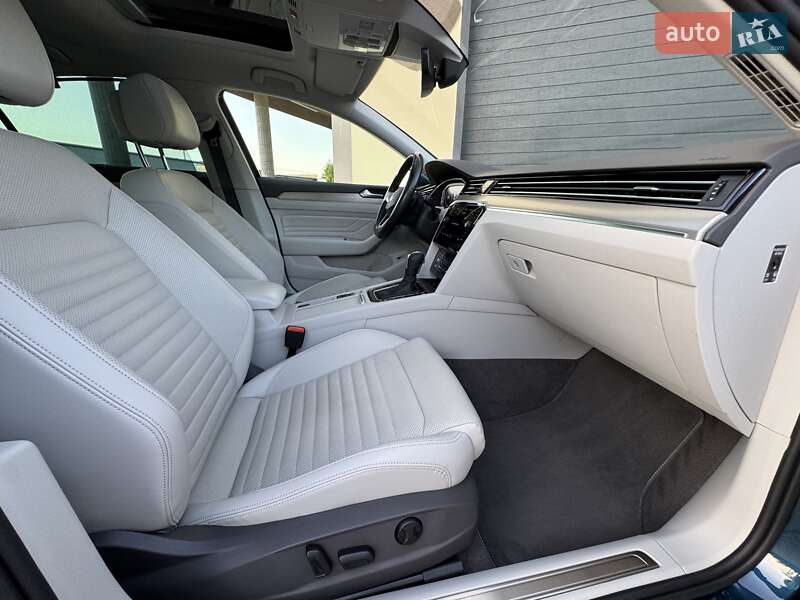 Седан Volkswagen Passat 2020 в Стрию