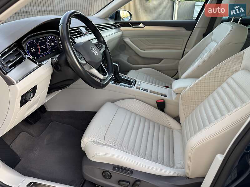 Седан Volkswagen Passat 2020 в Стрию