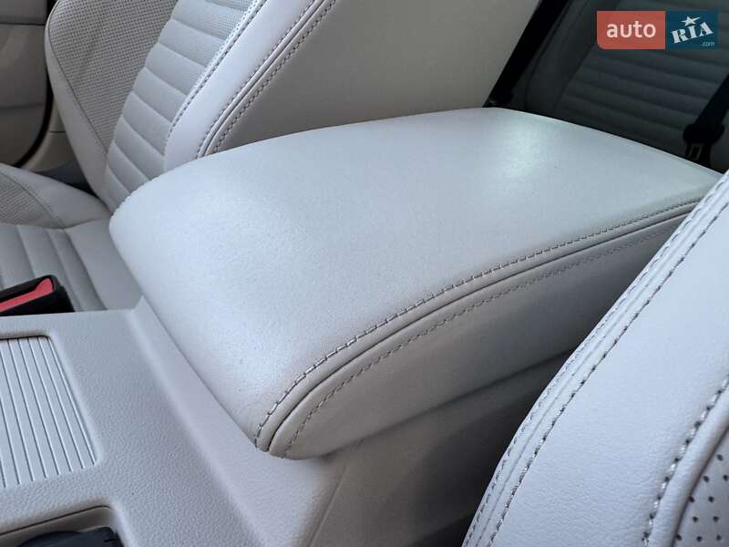 Седан Volkswagen Passat 2020 в Стрию