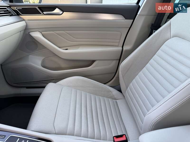 Седан Volkswagen Passat 2020 в Стрию